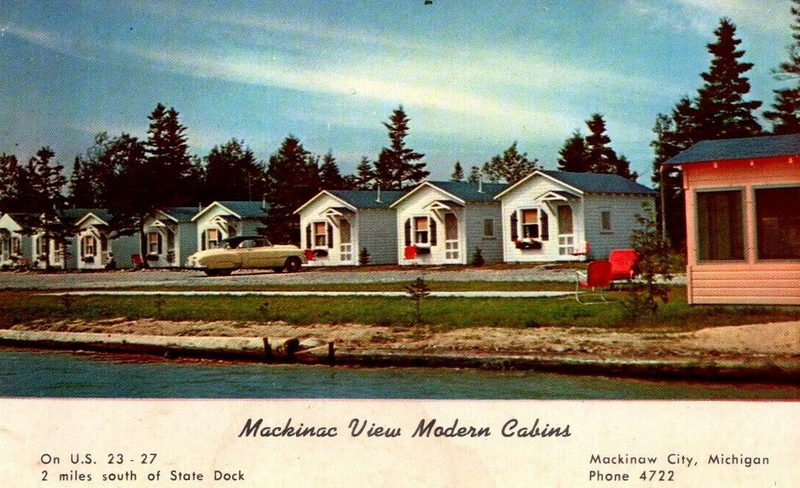 Mackinac Lakefront Cabins (Mackinac Motor Lodge Resort) - Vintage Postcard